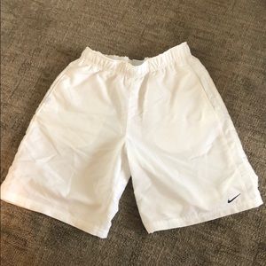 White nike dri fit tennis shorts
